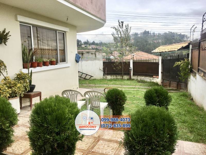C958 Casa esquinera con área verde de venta